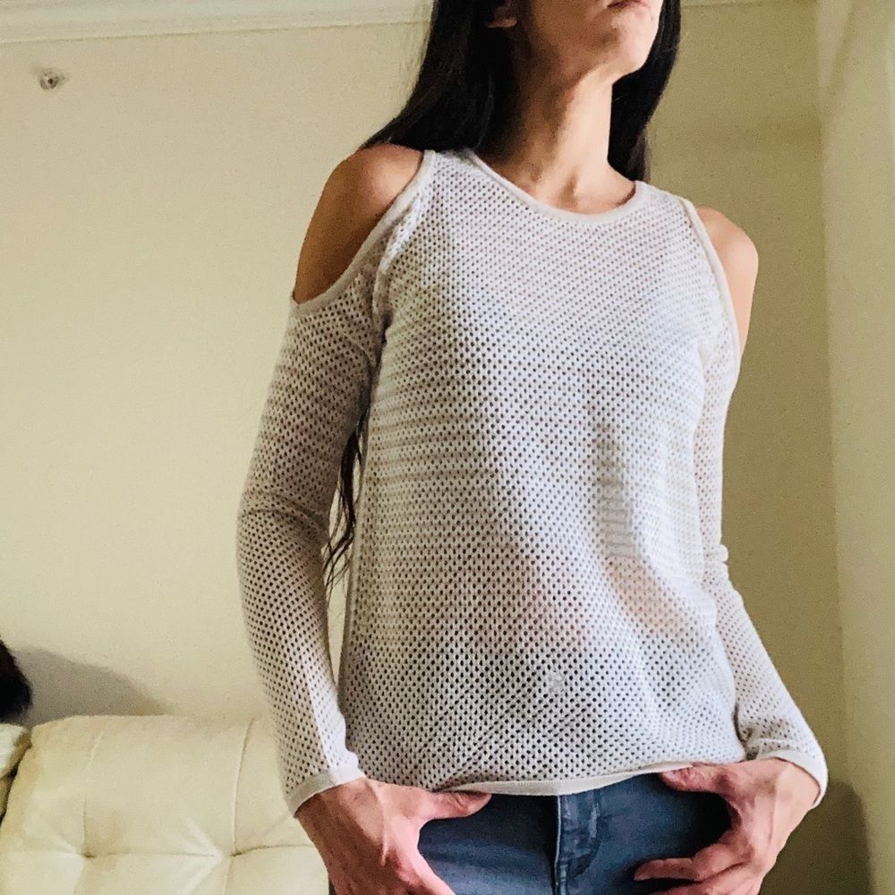 Romeo & Juliet Couture Cold Shoulder Blouse Tan